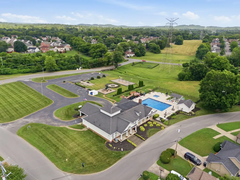365 N Birchwood Drive Hendersonville TN 37075
