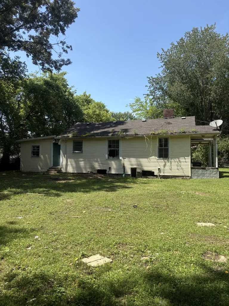 588 19th Ave, W Springfield TN 37172