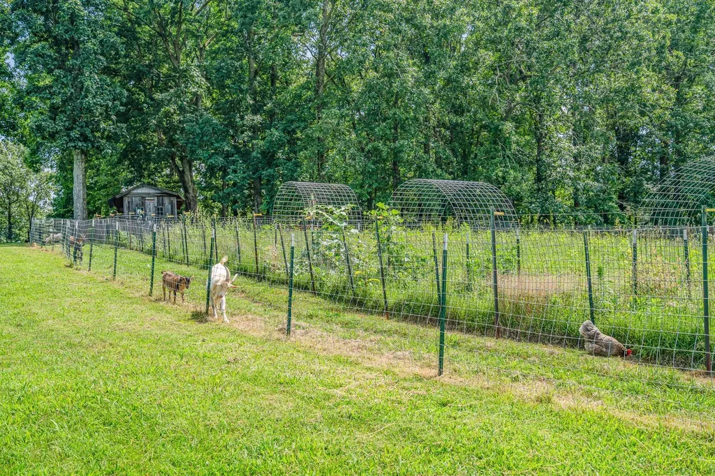 1640 Eno Road Dickson TN 37055