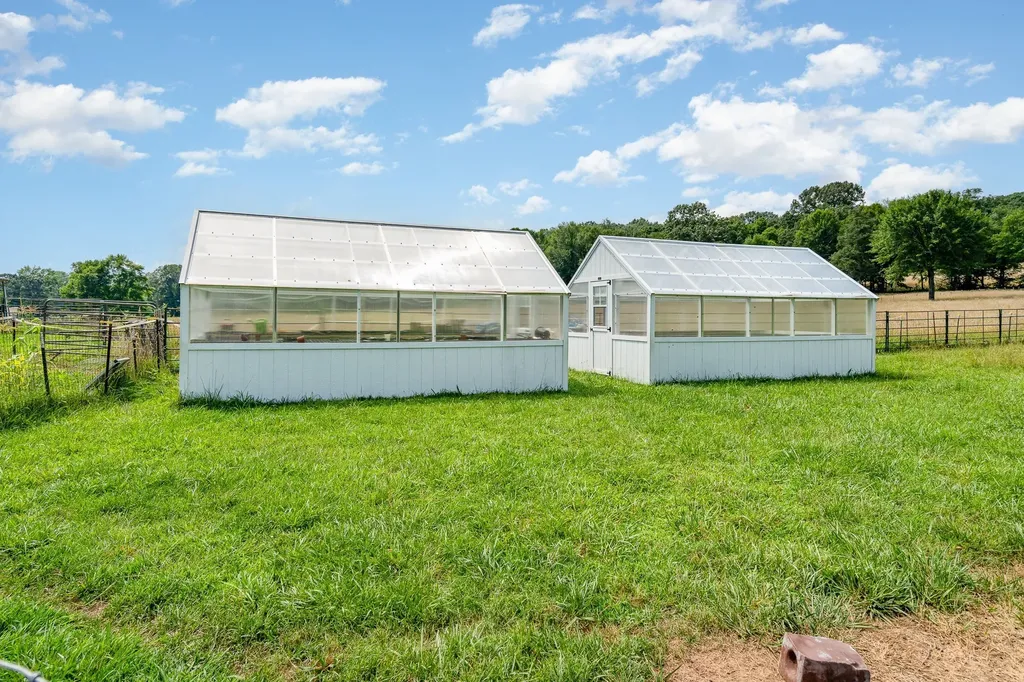 1640 Eno Road Dickson TN 37055