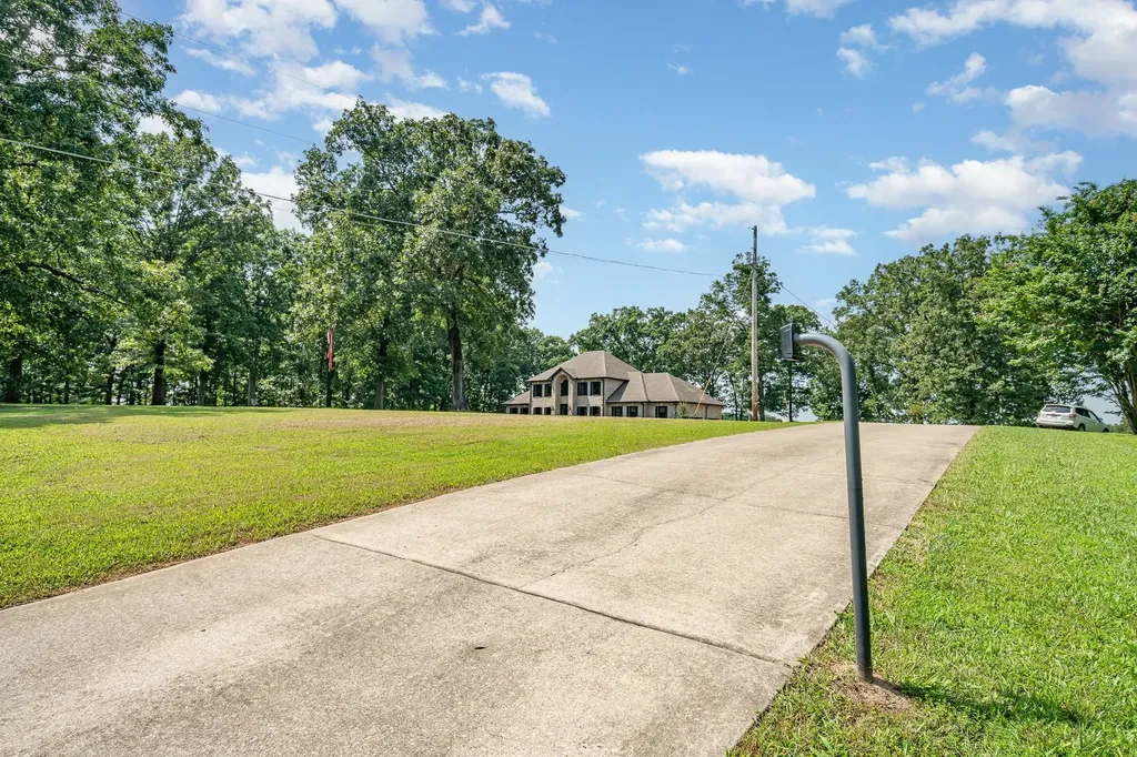 1640 Eno Road Dickson TN 37055