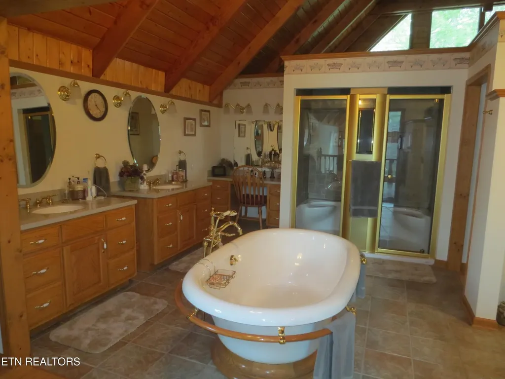 1536 Turkey Creek Road Tellico Plains TN 37385