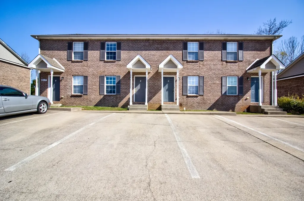 817 Oak Arbor Court Clarksville TN 37040
