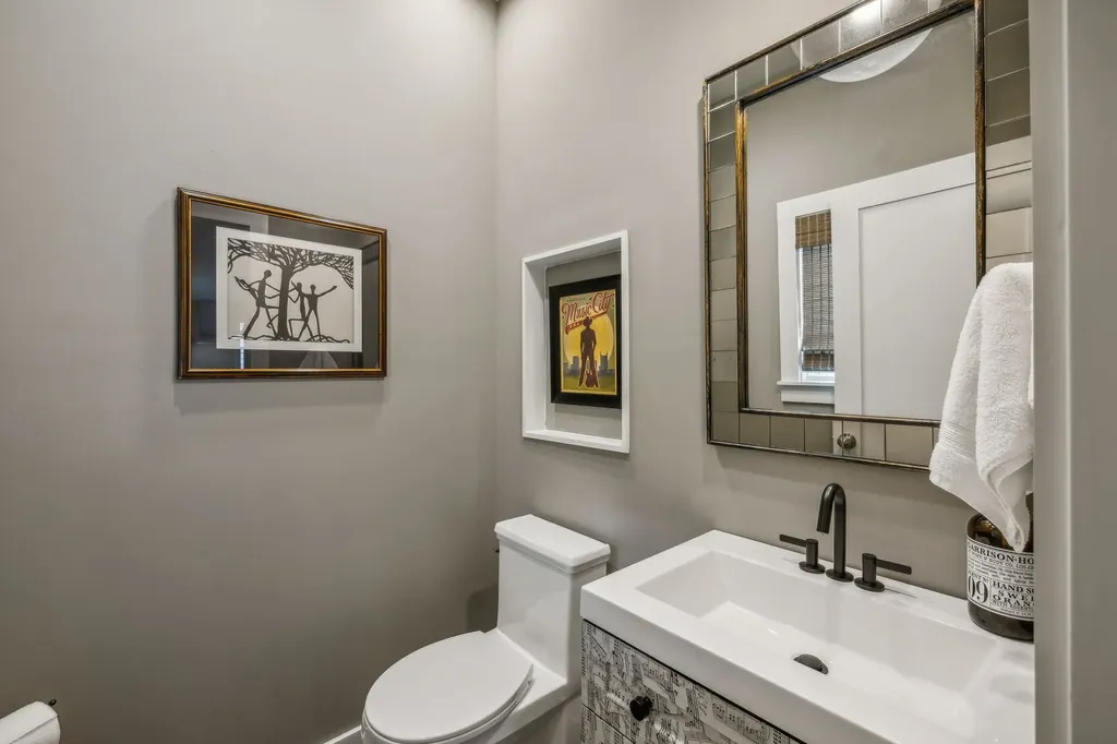 1007 10th Avenue N Nashville TN 37208