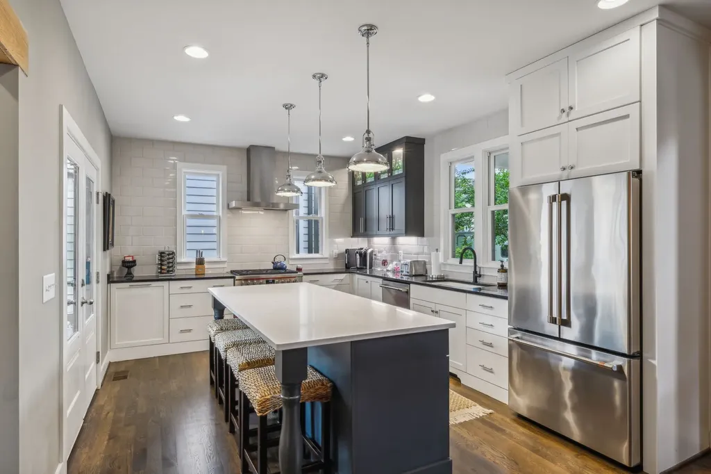 1007 10th Avenue N Nashville TN 37208