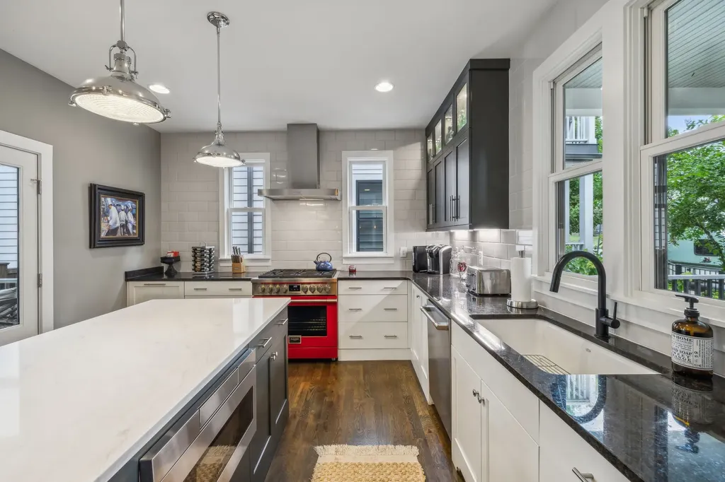 1007 10th Avenue N Nashville TN 37208