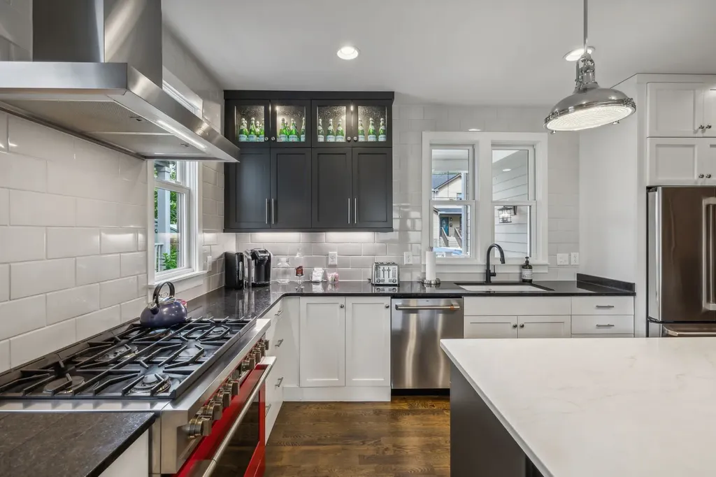 1007 10th Avenue N Nashville TN 37208