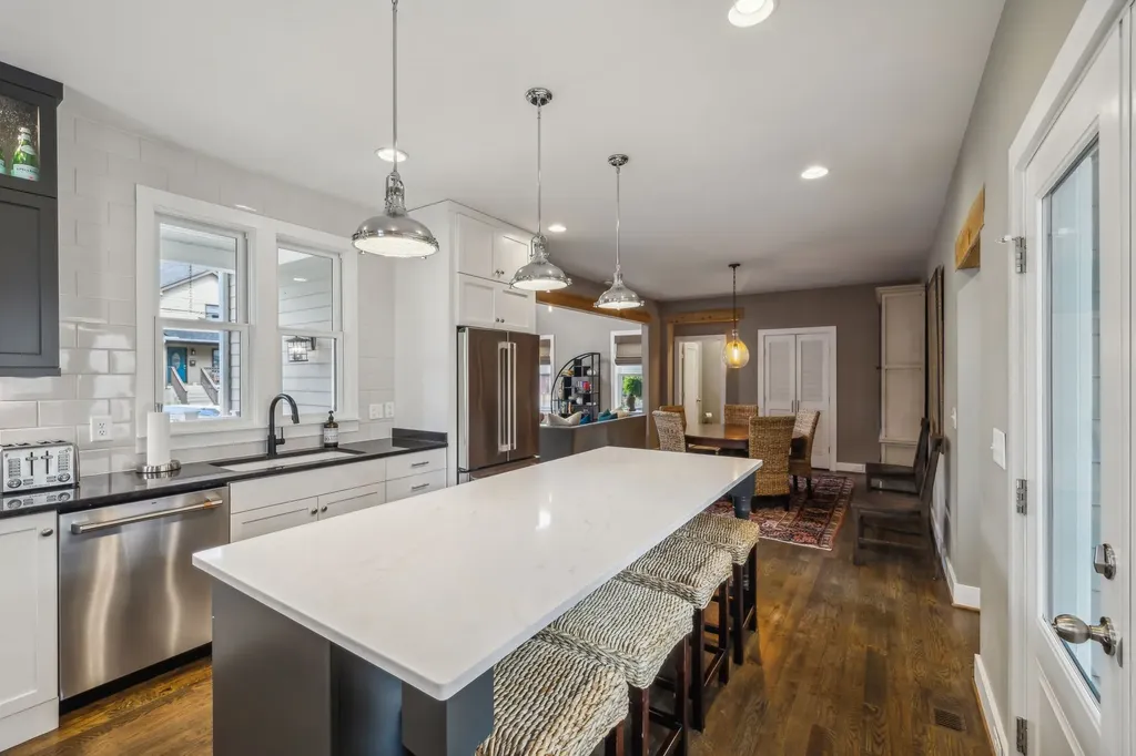 1007 10th Avenue N Nashville TN 37208