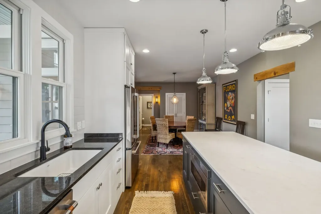 1007 10th Avenue N Nashville TN 37208