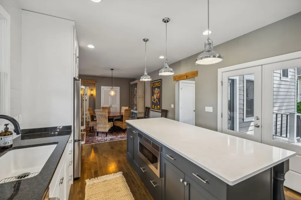 1007 10th Avenue N Nashville TN 37208