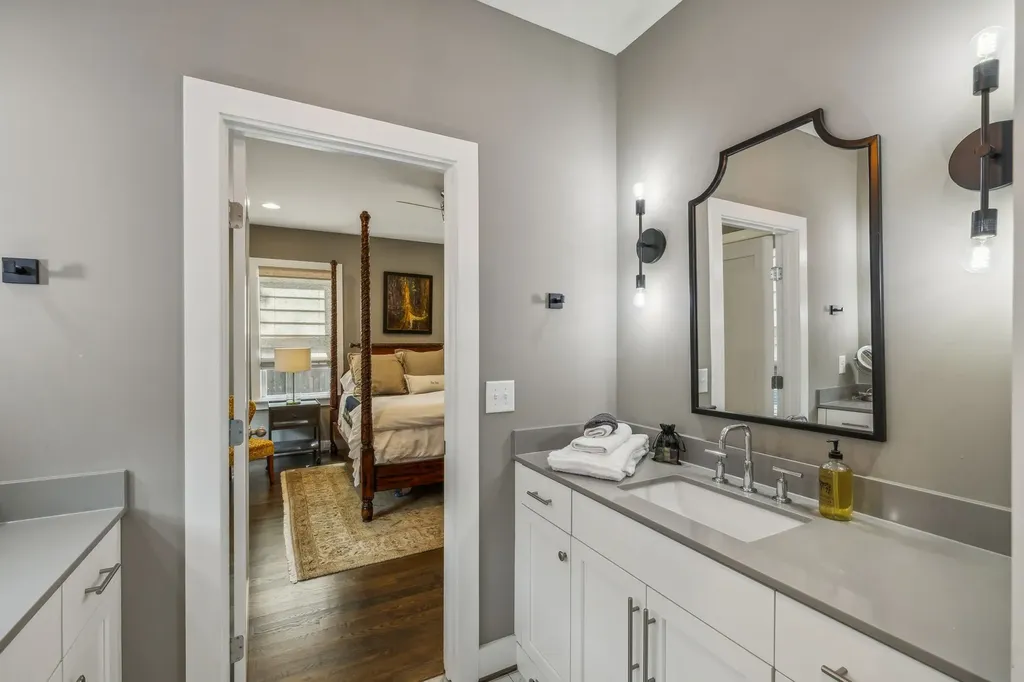 1007 10th Avenue N Nashville TN 37208