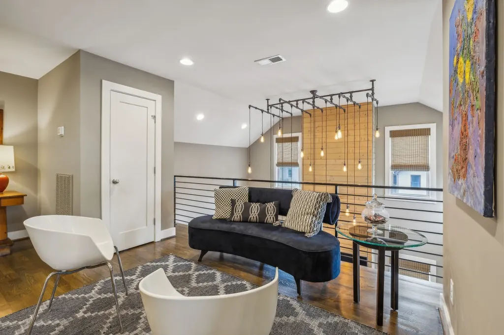 1007 10th Avenue N Nashville TN 37208