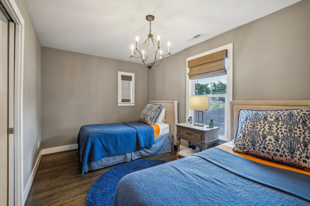 1007 10th Avenue N Nashville TN 37208