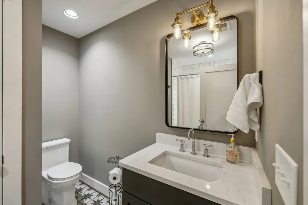 1007 10th Avenue N Nashville TN 37208
