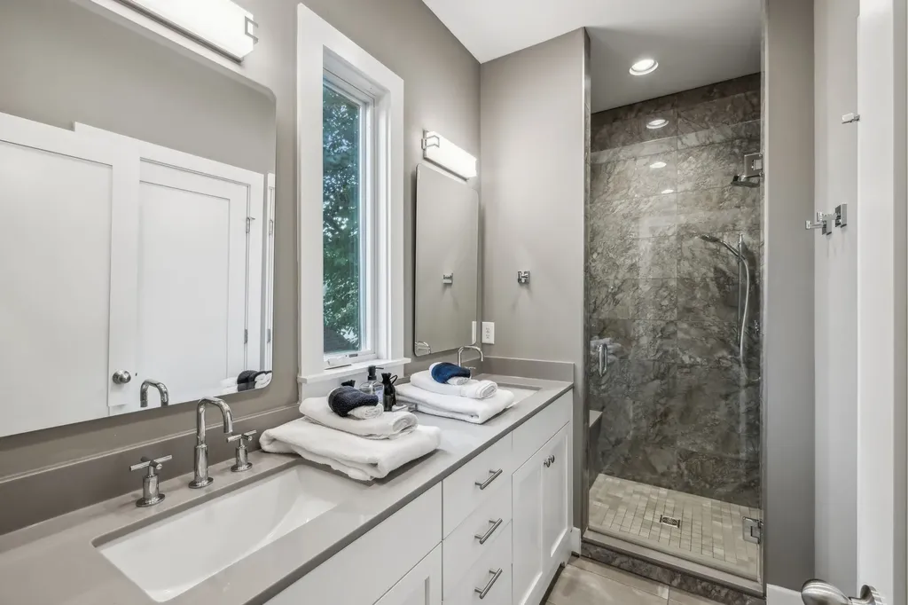 1007 10th Avenue N Nashville TN 37208