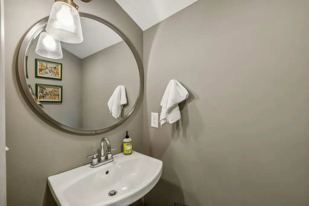 1007 10th Avenue N Nashville TN 37208