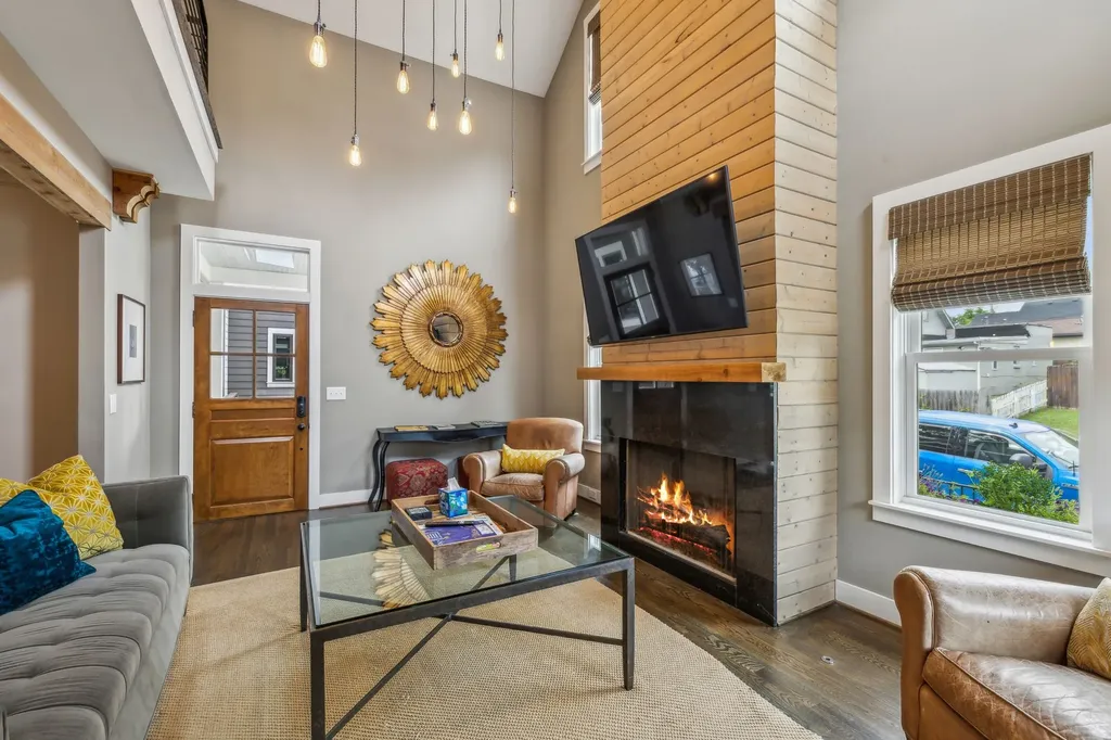 1007 10th Avenue N Nashville TN 37208