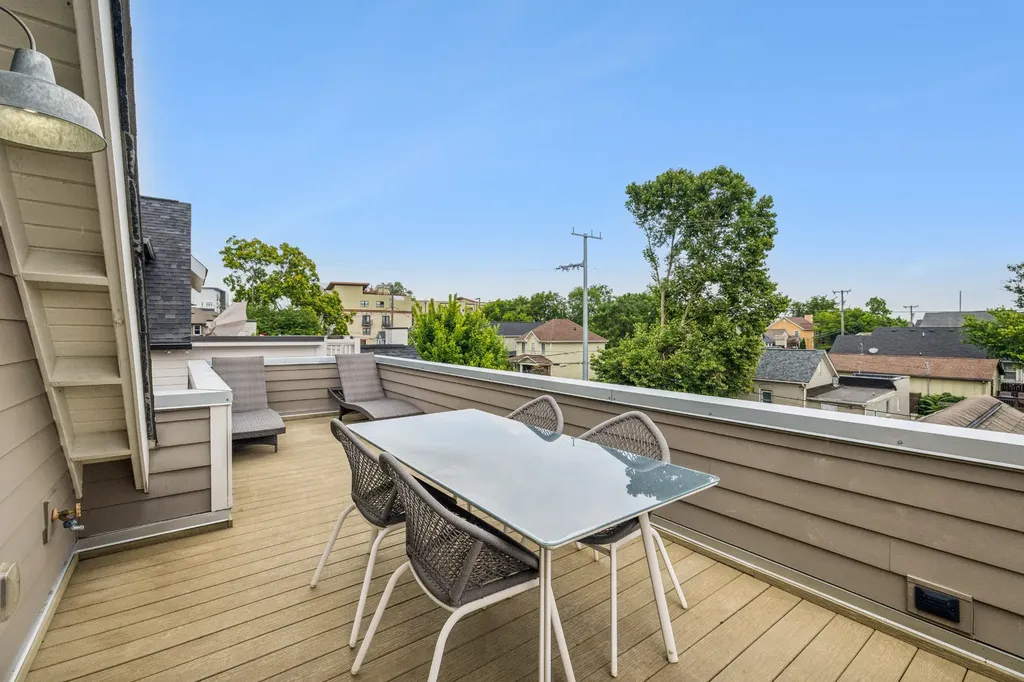 1007 10th Avenue N Nashville TN 37208