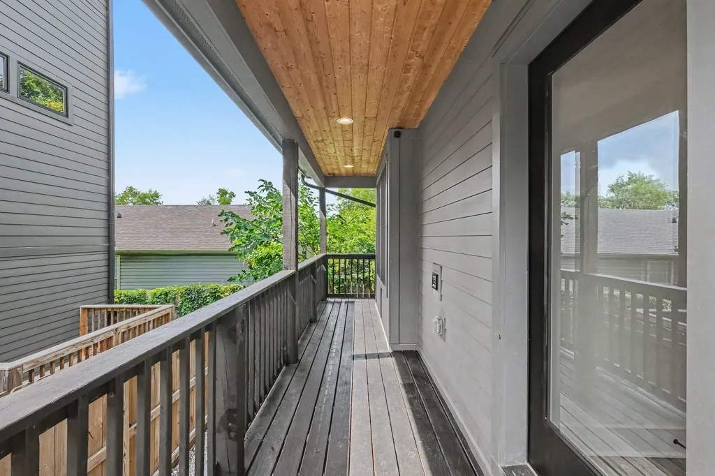704B 29th Ave, N Nashville TN 37209