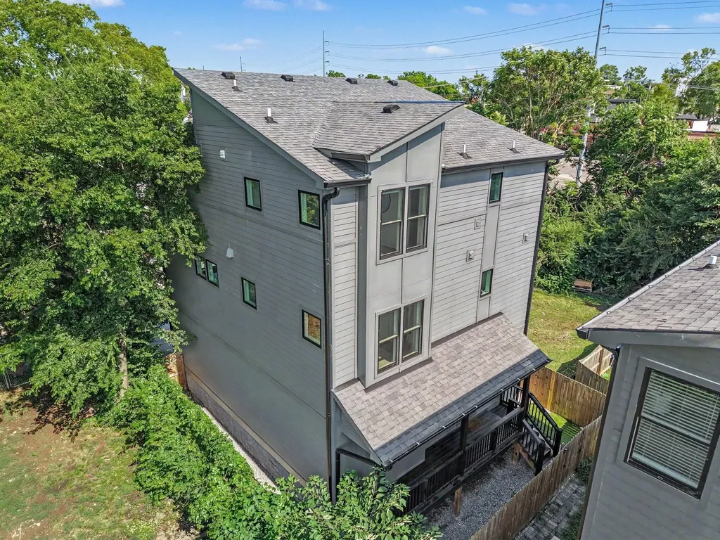 704B 29th Ave, N Nashville TN 37209