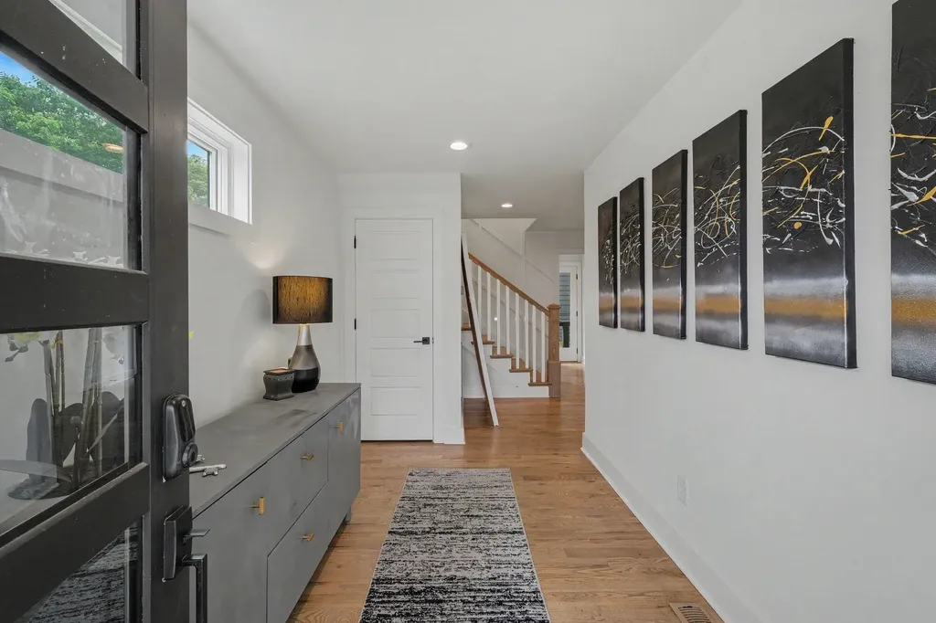 704B 29th Ave, N Nashville TN 37209