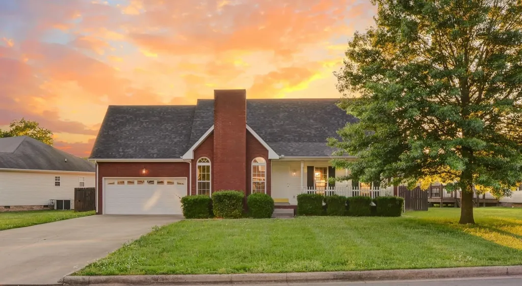 1634 Windriver Clarksville TN 37042