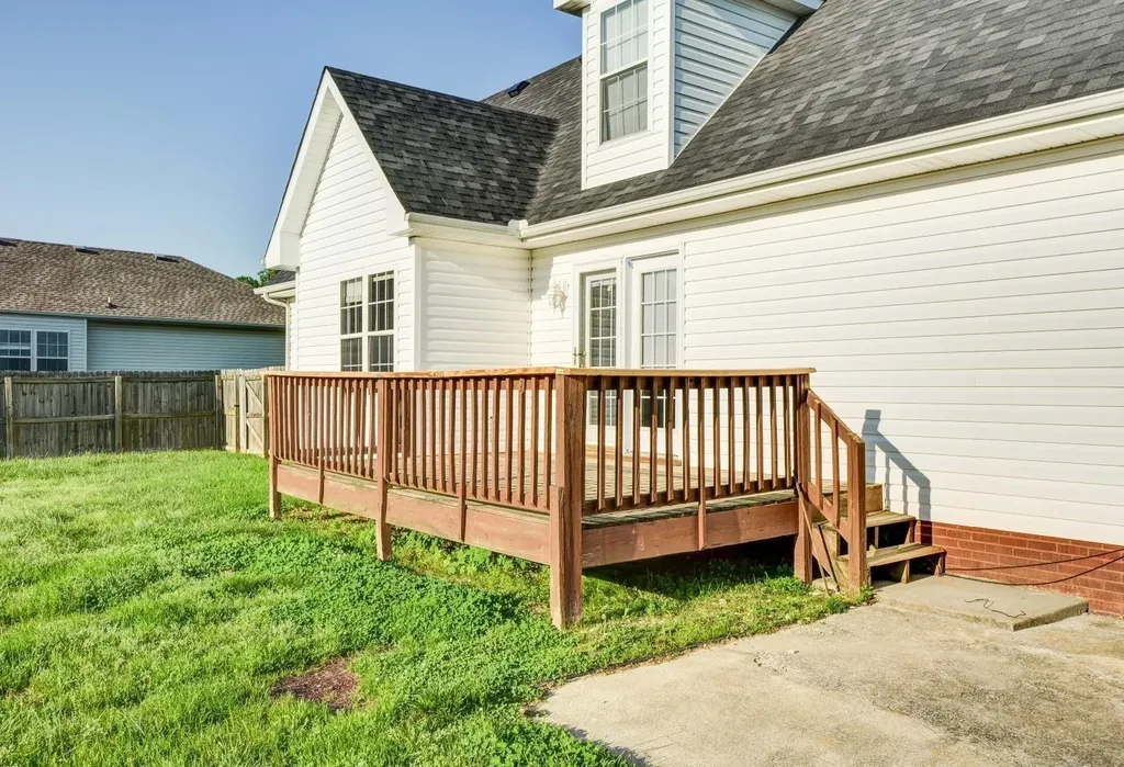 1634 Windriver Clarksville TN 37042