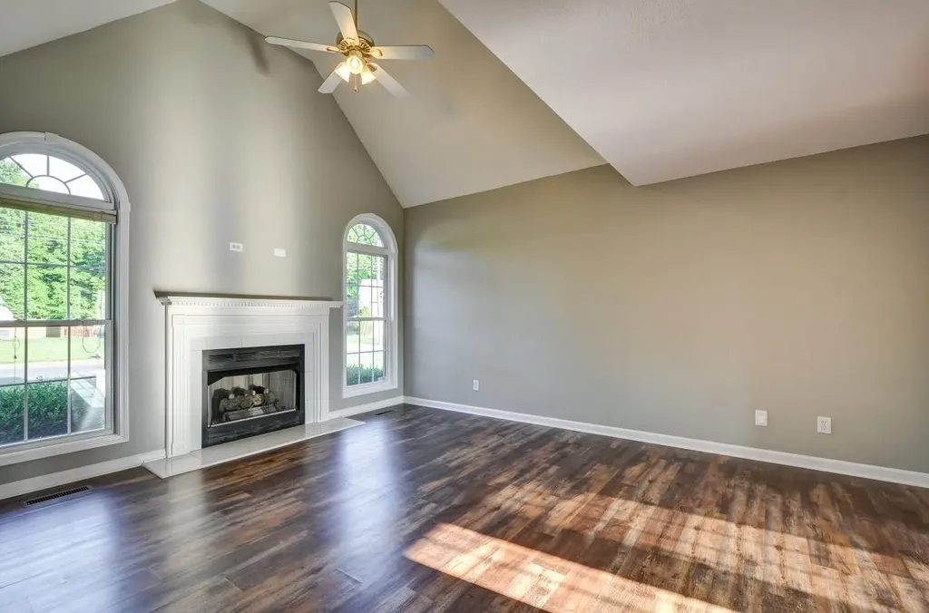 1634 Windriver Clarksville TN 37042