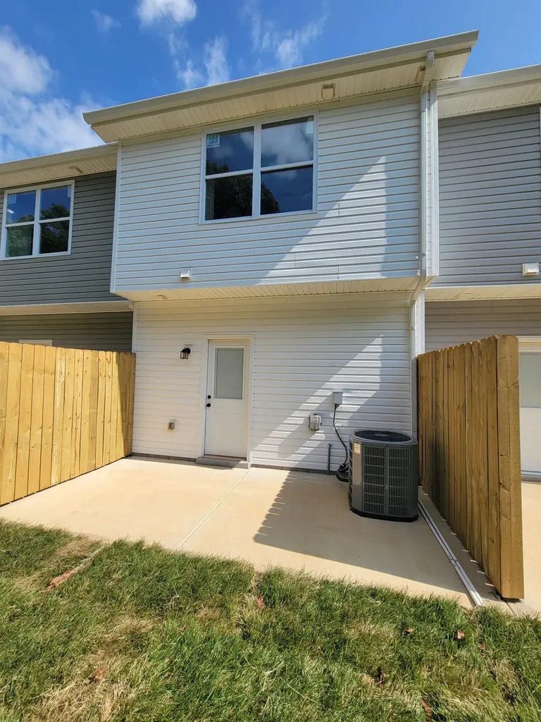 312 Front Ridge Circle Clarksville TN 37040