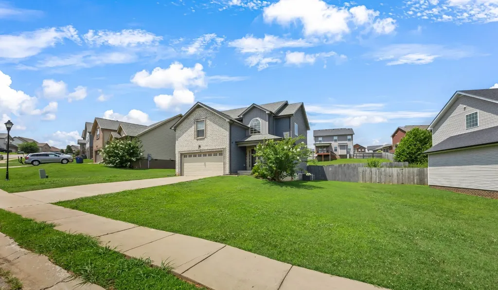 843 Crestone Lane Clarksville TN 37042