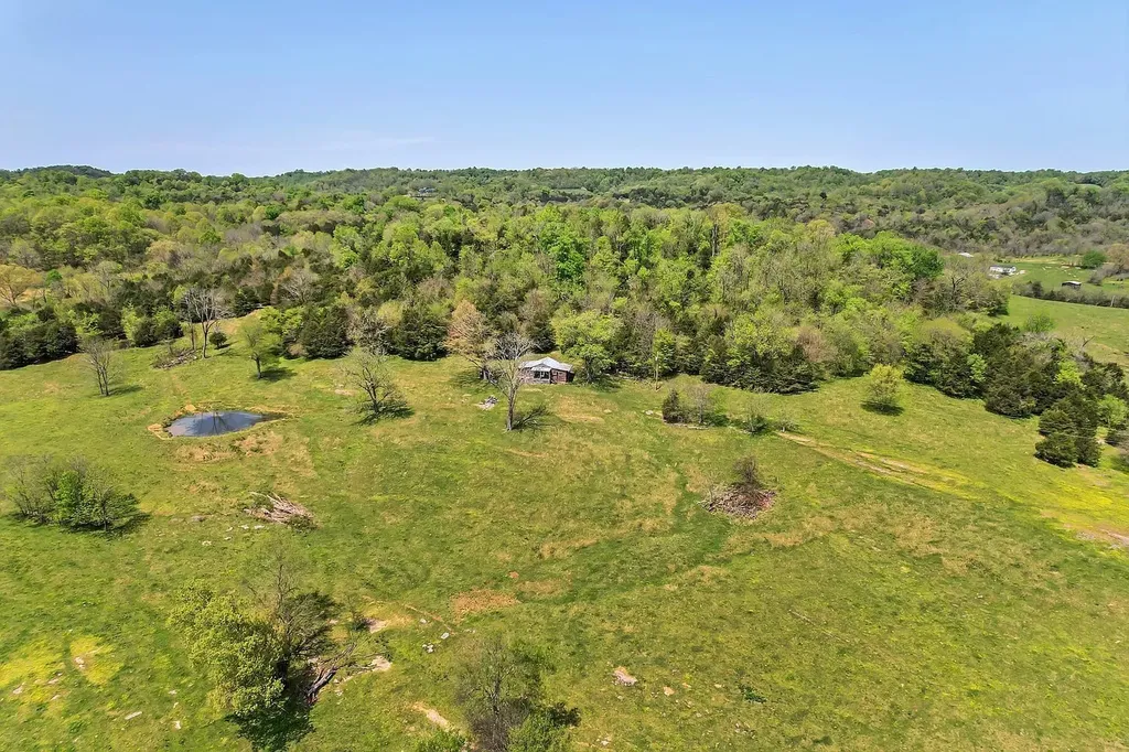 290 Gladdice Road Pleasant Shade TN 37145