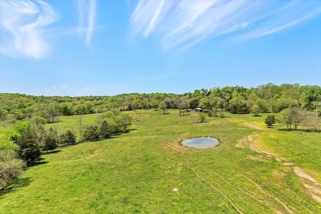 290 Gladdice Road Pleasant Shade TN 37145