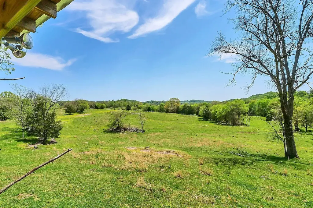 290 Gladdice Road Pleasant Shade TN 37145