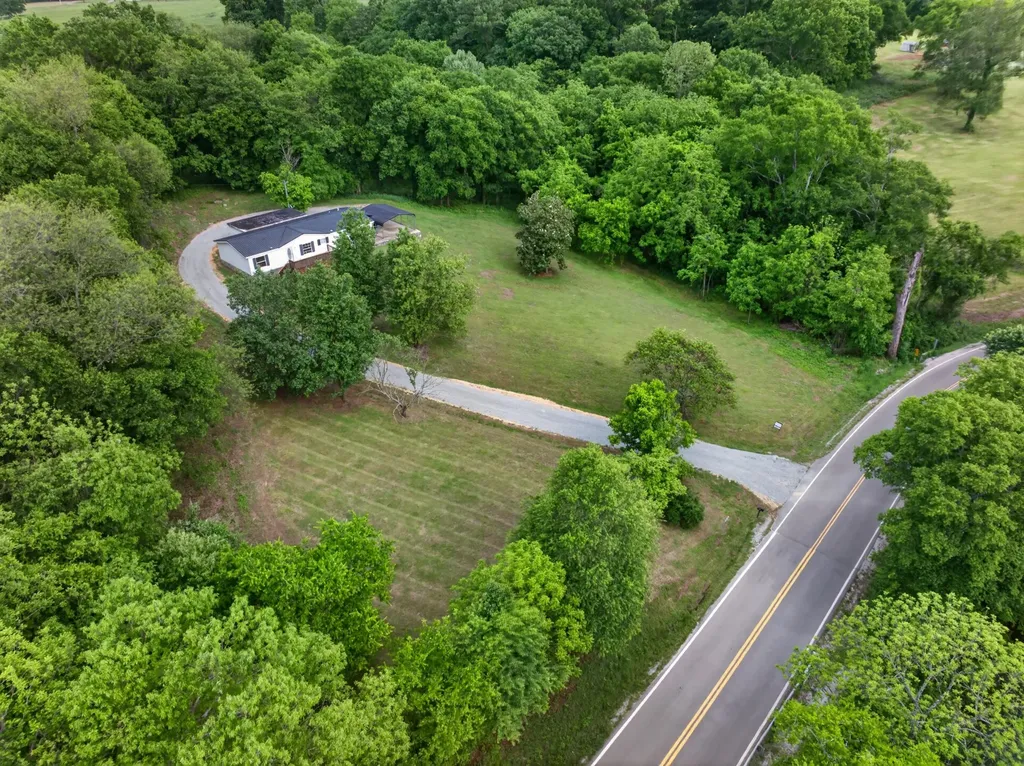 716 Canaan Road Columbia TN 38401