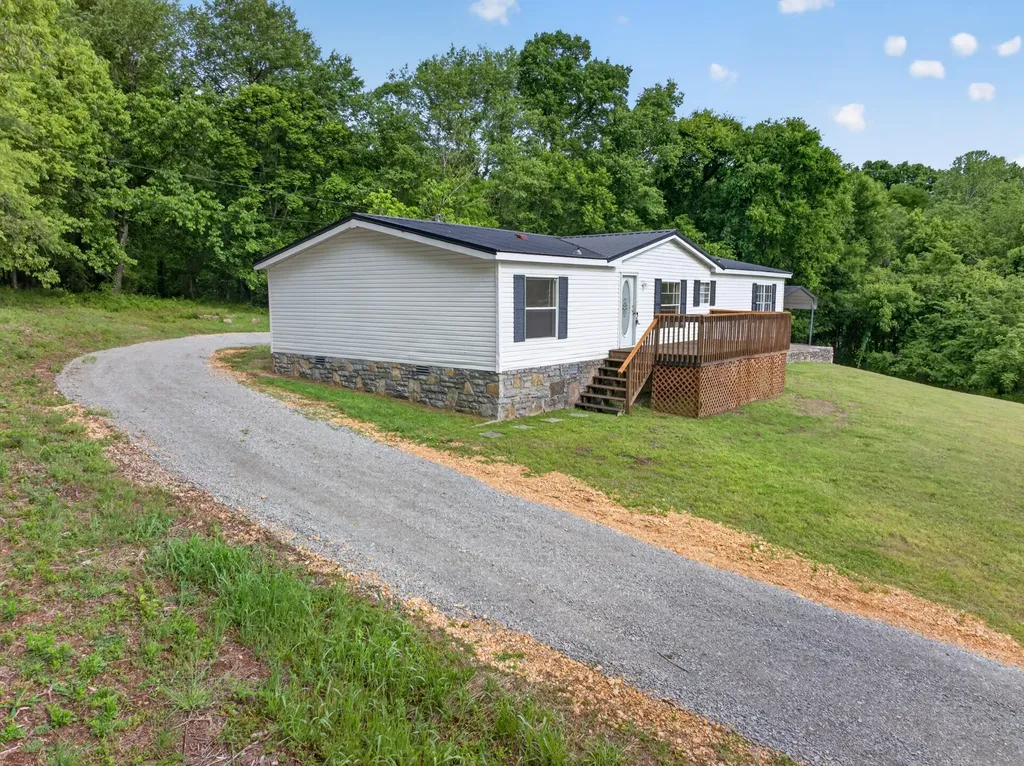 716 Canaan Road Columbia TN 38401
