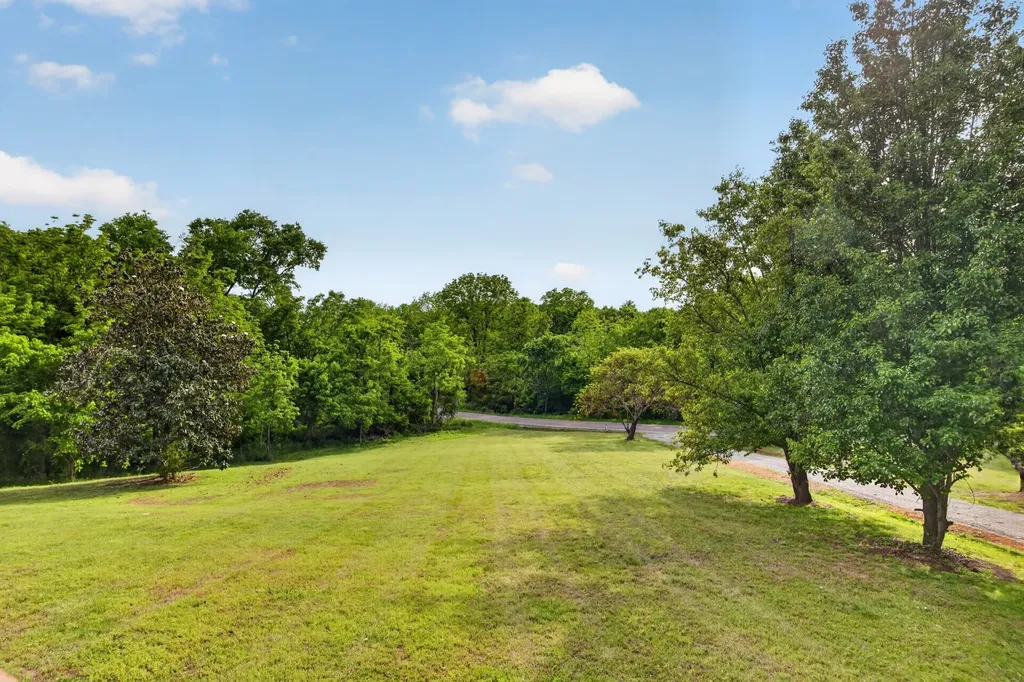 716 Canaan Road Columbia TN 38401