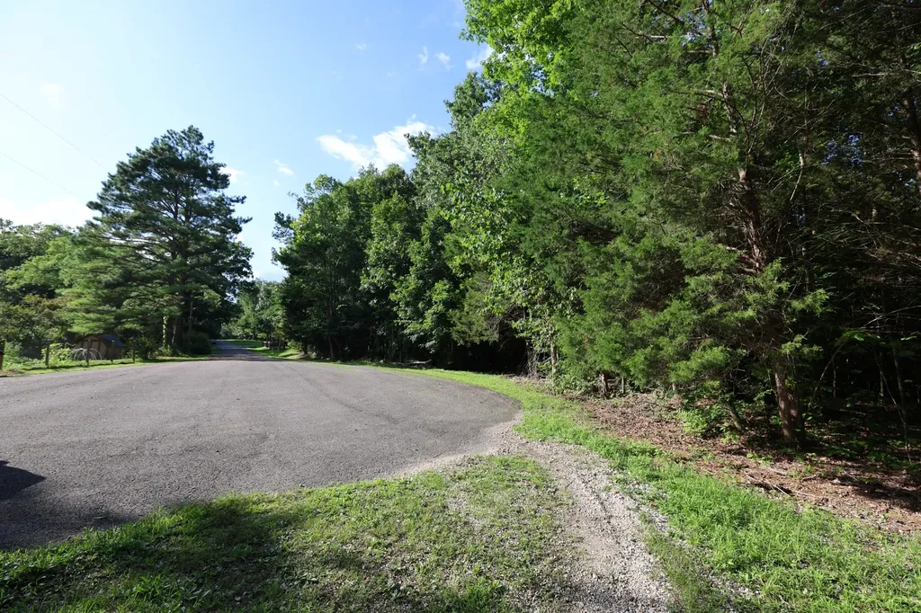 21 Holcomb Circle Kingston Springs TN 37082