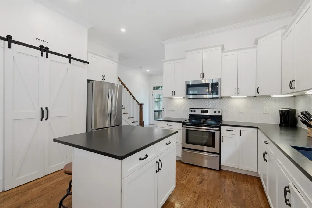 1211B Montgomery Avenue Nashville TN 37207