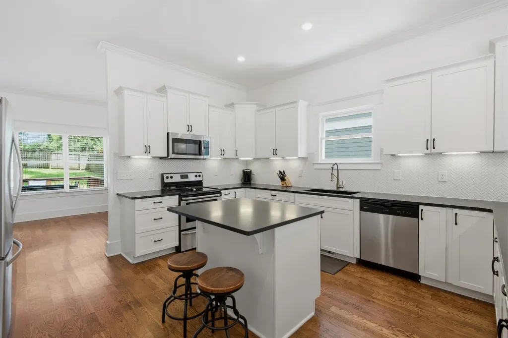 1211B Montgomery Avenue Nashville TN 37207