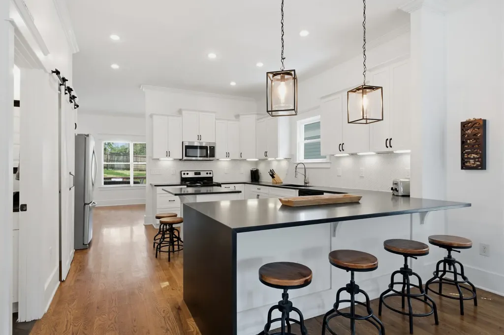 1211B Montgomery Avenue Nashville TN 37207