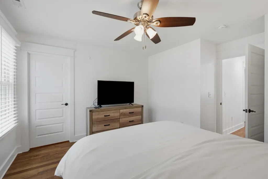 1211B Montgomery Avenue Nashville TN 37207