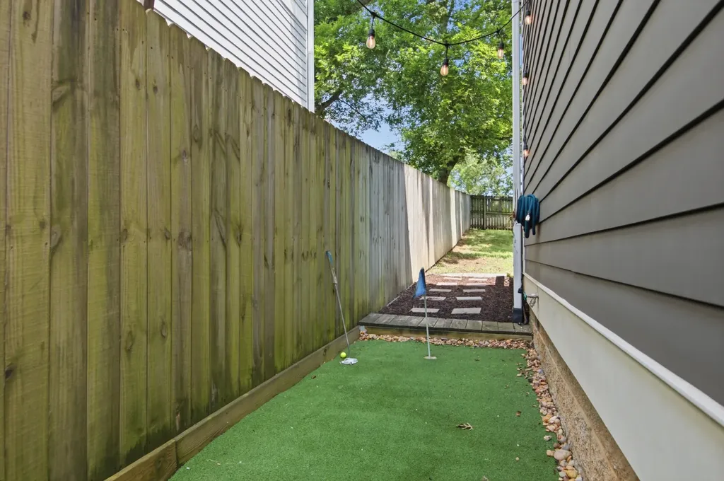 1211B Montgomery Avenue Nashville TN 37207