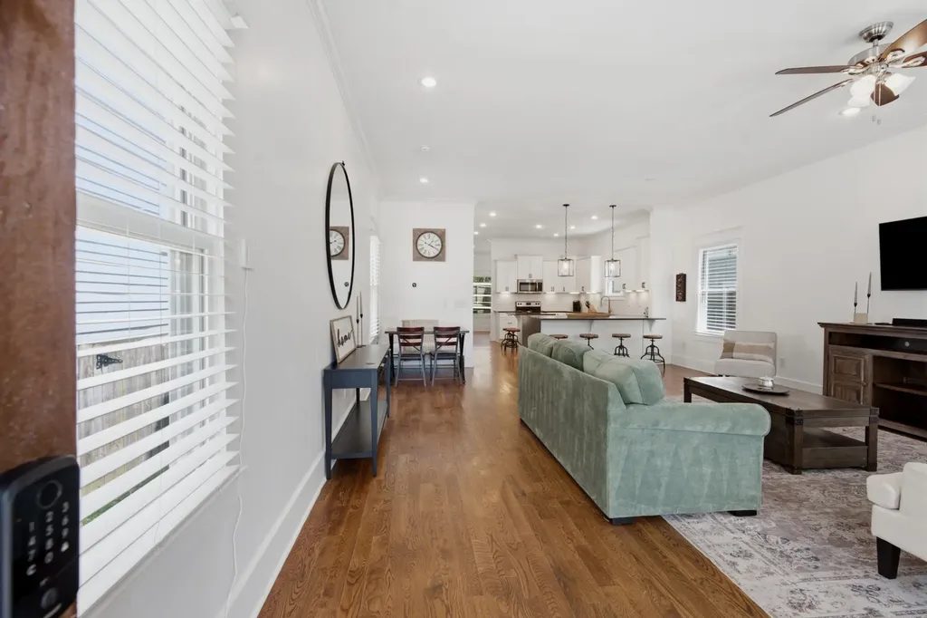 1211B Montgomery Avenue Nashville TN 37207