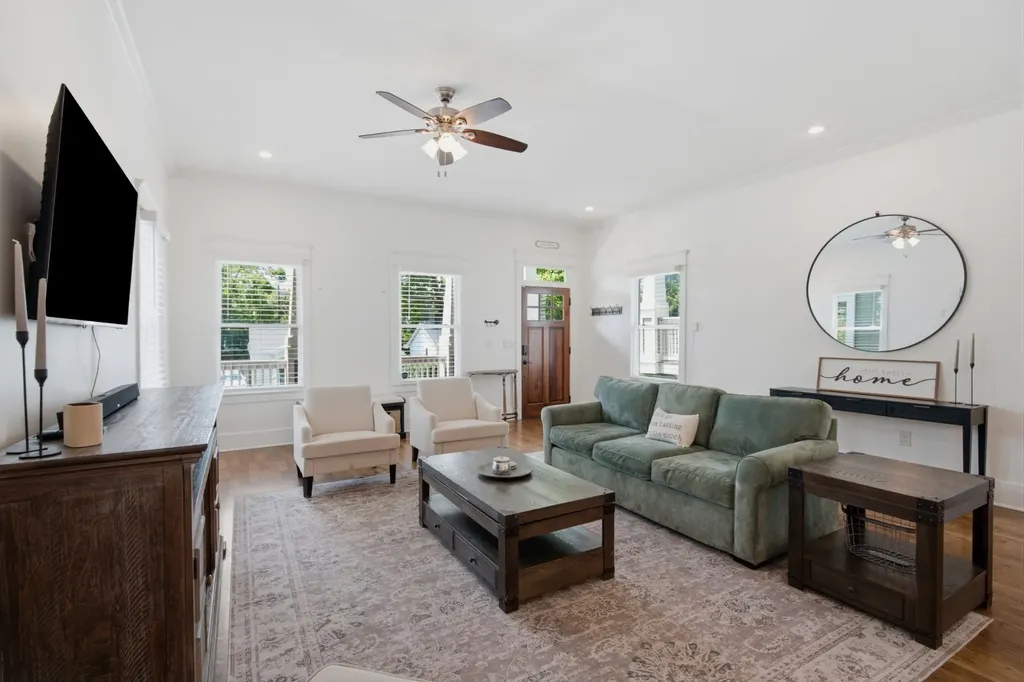 1211B Montgomery Avenue Nashville TN 37207