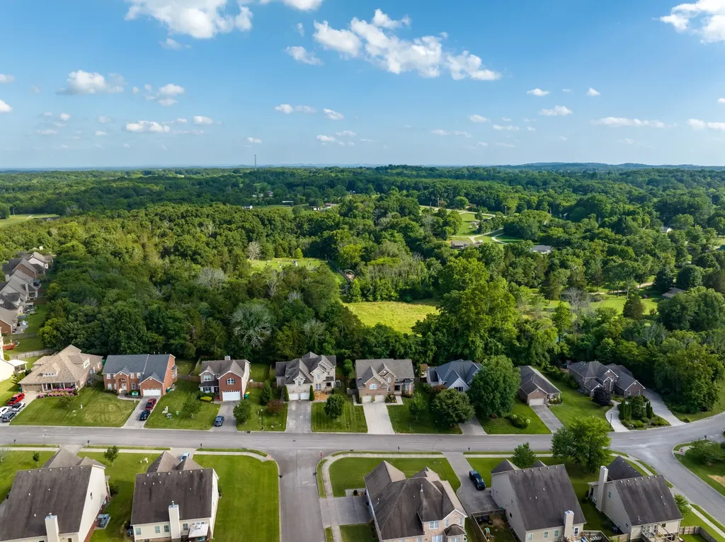 2006 Lincoln Road Spring Hill TN 37174