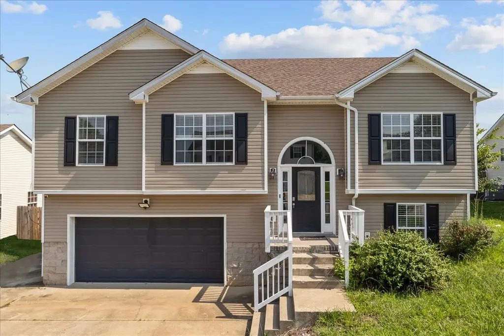 1613 Broad Circle Clarksville TN 37042