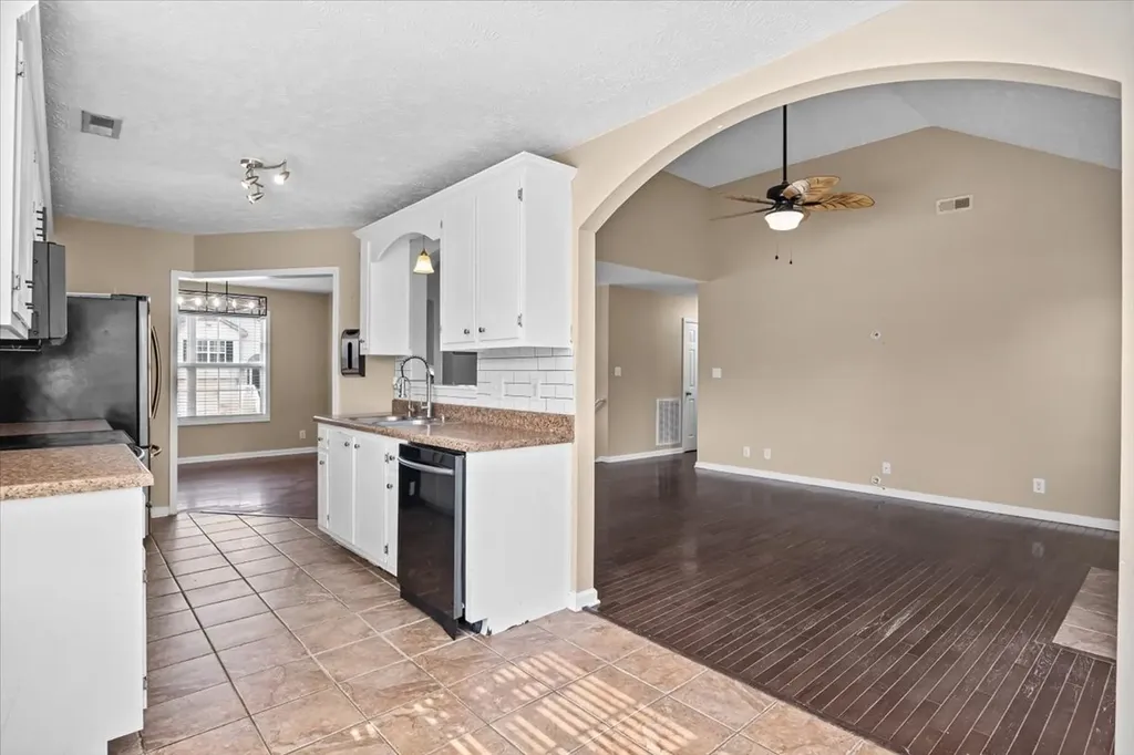 1613 Broad Circle Clarksville TN 37042
