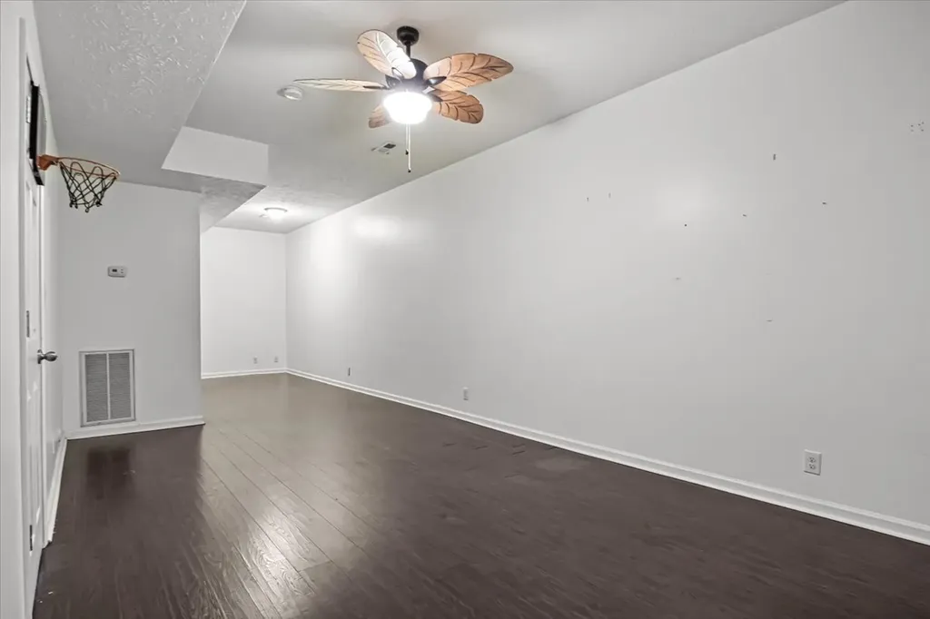 1613 Broad Circle Clarksville TN 37042