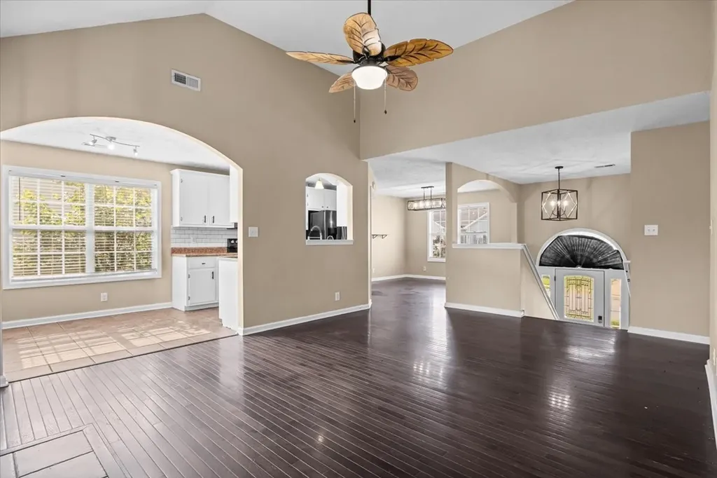 1613 Broad Circle Clarksville TN 37042