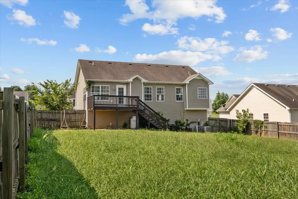 1613 Broad Circle Clarksville TN 37042